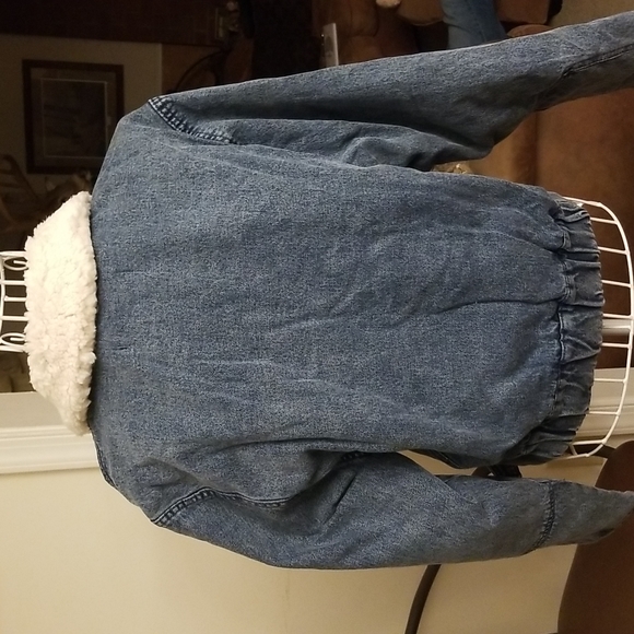 WARM FUZZY FEELING Women's Shearling collar denim Winter jean jacket - Picture 9 of 10